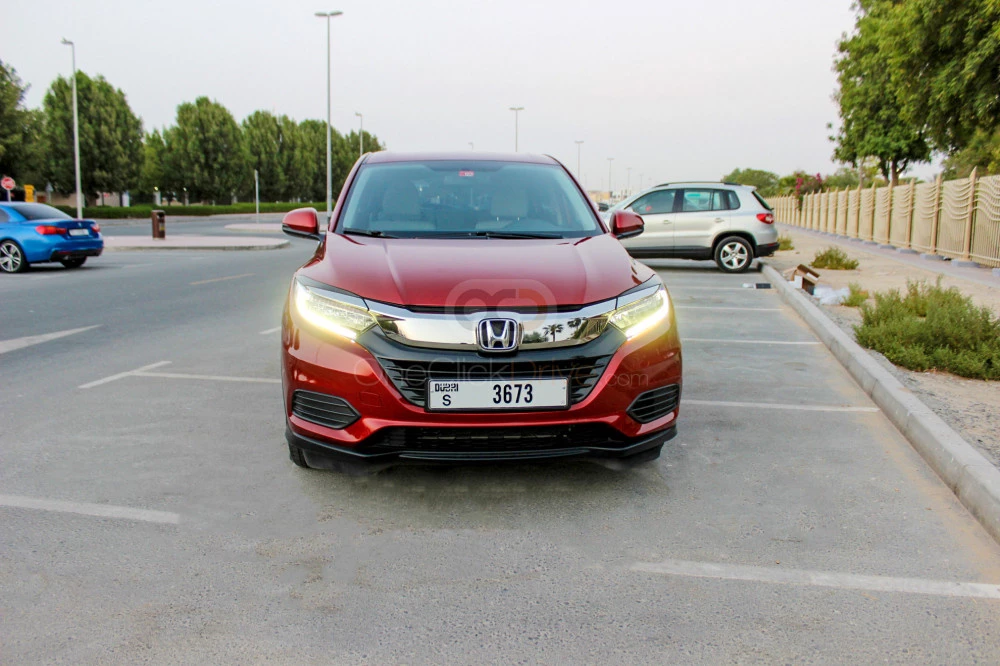 Blanco Honda HR-V 2019 for rent in Dubai 5